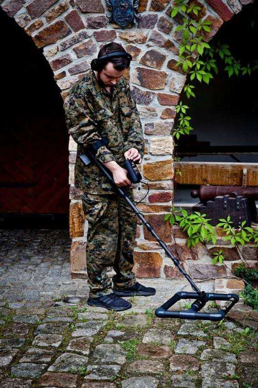 進(jìn)口德國阿爾堡3D成像地下金屬探測(cè)器脈沖深度探寶器18米戶外尋寶